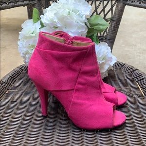 Shoe Dazzle hot pink four inch peep toe booties